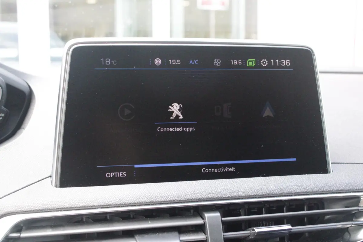 1.2 130PK AUTOMAAT ALLURE | LEDEREN BEKLEDING | TREKHAAK | ELEKTRISCH BEDIENBARE BESTUUDERSSTOEL MET GEHEUGENFUNCTIE | ADAPTIVE CRUISE CONTROL | ELEKTRISCH BEDIENBARE ACHTERKLEP | APPLE CARP