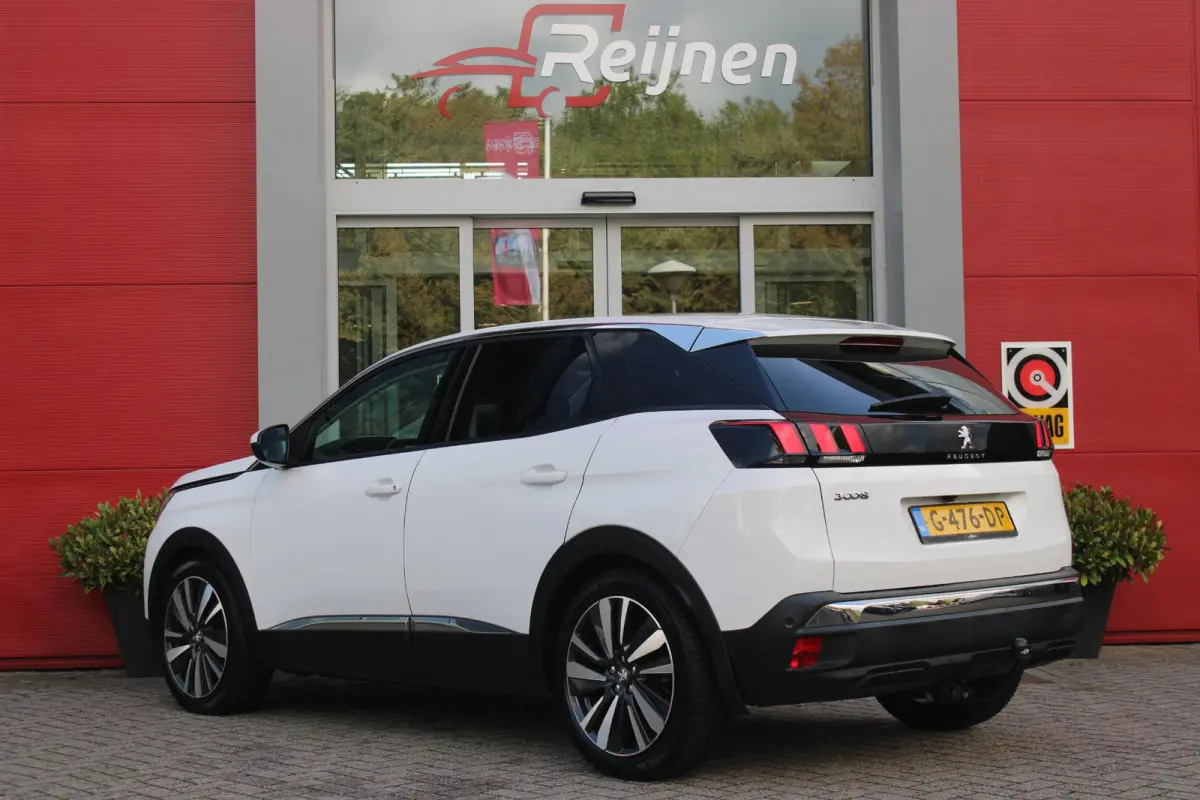 1.2 130PK AUTOMAAT ALLURE | LEDEREN BEKLEDING | TREKHAAK | ELEKTRISCH BEDIENBARE BESTUUDERSSTOEL MET GEHEUGENFUNCTIE | ADAPTIVE CRUISE CONTROL | ELEKTRISCH BEDIENBARE ACHTERKLEP | APPLE CARP