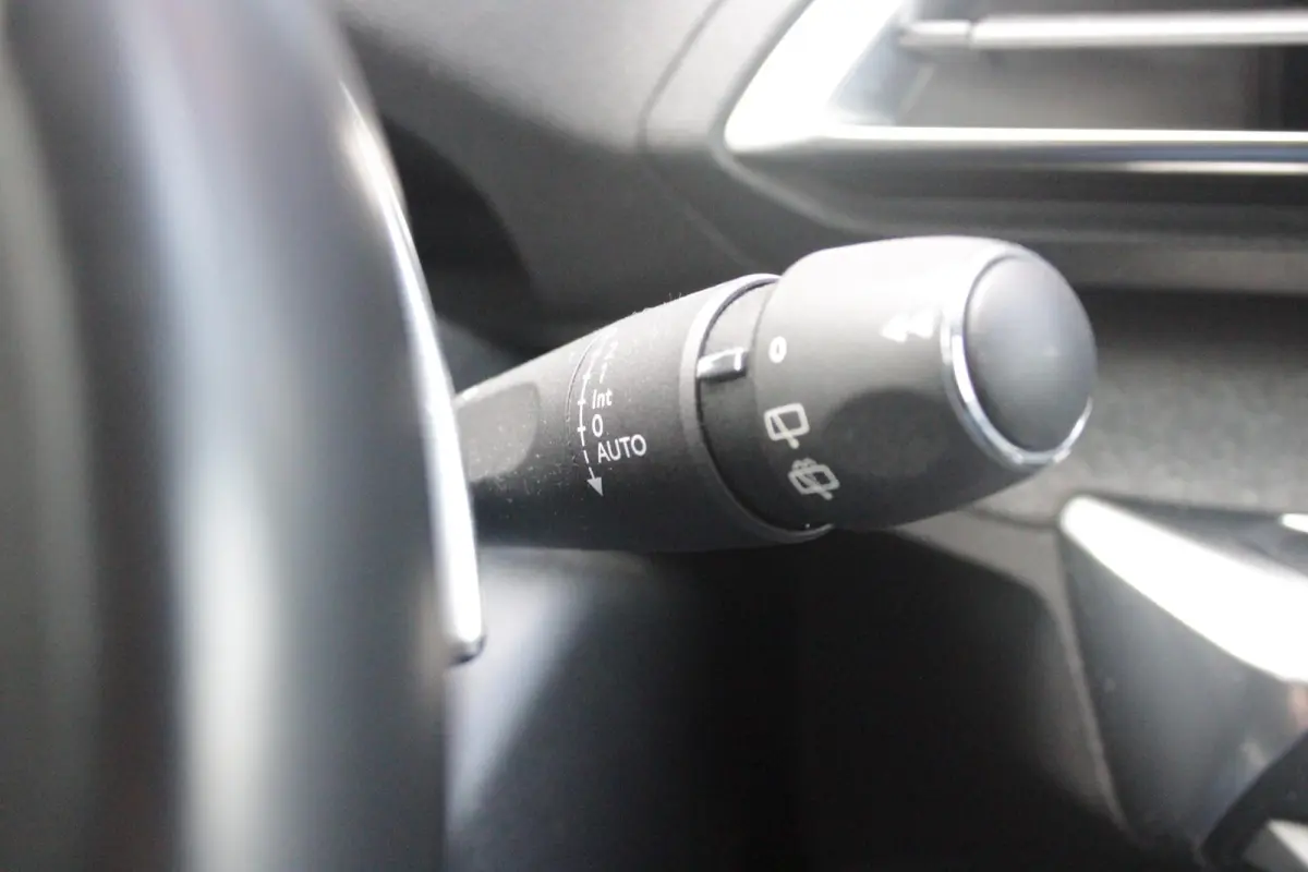 1.2 130PK AUTOMAAT ALLURE | LEDEREN BEKLEDING | TREKHAAK | ELEKTRISCH BEDIENBARE BESTUUDERSSTOEL MET GEHEUGENFUNCTIE | ADAPTIVE CRUISE CONTROL | ELEKTRISCH BEDIENBARE ACHTERKLEP | APPLE CARP