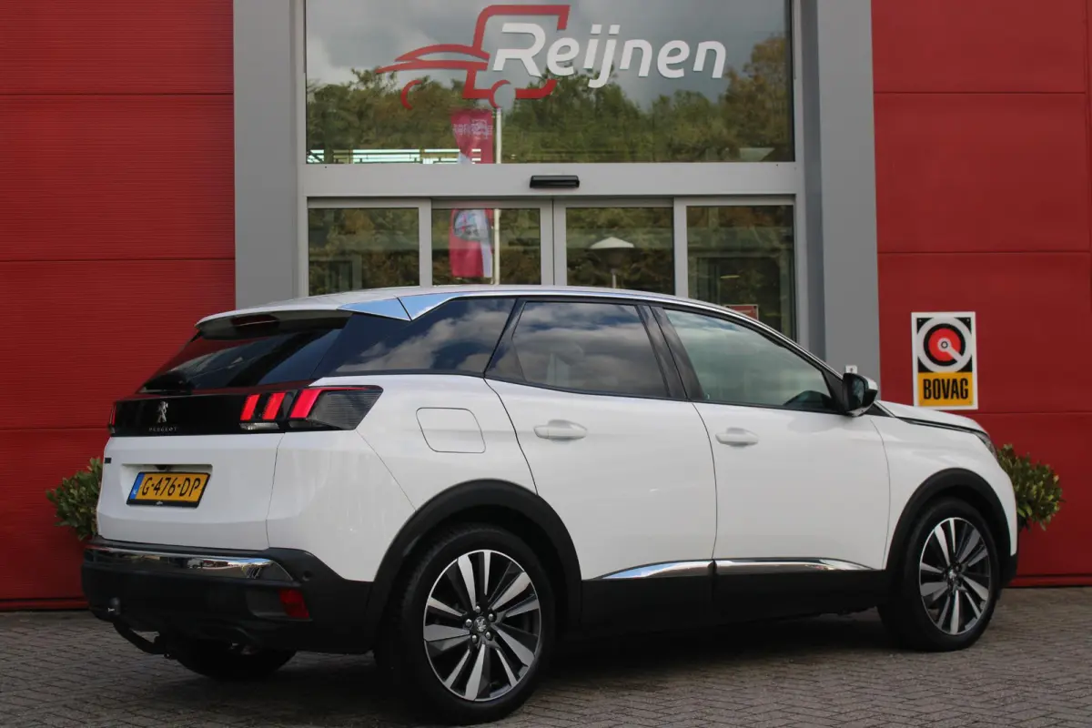 1.2 130PK AUTOMAAT ALLURE | LEDEREN BEKLEDING | TREKHAAK | ELEKTRISCH BEDIENBARE BESTUUDERSSTOEL MET GEHEUGENFUNCTIE | ADAPTIVE CRUISE CONTROL | ELEKTRISCH BEDIENBARE ACHTERKLEP | APPLE CARP