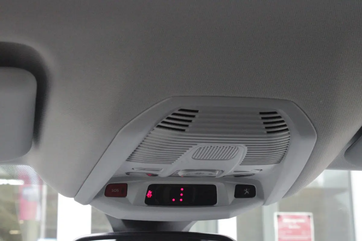 1.2 130PK AUTOMAAT ALLURE | LEDEREN BEKLEDING | TREKHAAK | ELEKTRISCH BEDIENBARE BESTUUDERSSTOEL MET GEHEUGENFUNCTIE | ADAPTIVE CRUISE CONTROL | ELEKTRISCH BEDIENBARE ACHTERKLEP | APPLE CARP
