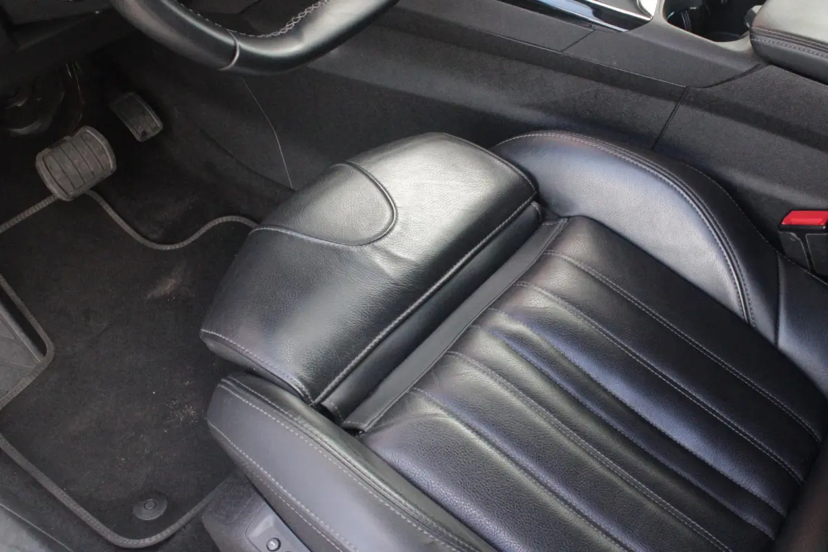 1.2 130PK AUTOMAAT ALLURE | LEDEREN BEKLEDING | TREKHAAK | ELEKTRISCH BEDIENBARE BESTUUDERSSTOEL MET GEHEUGENFUNCTIE | ADAPTIVE CRUISE CONTROL | ELEKTRISCH BEDIENBARE ACHTERKLEP | APPLE CARP