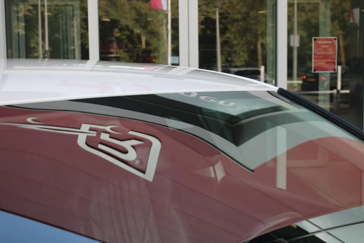 1.2 130PK AUTOMAAT ALLURE | LEDEREN BEKLEDING | TREKHAAK | ELEKTRISCH BEDIENBARE BESTUUDERSSTOEL MET GEHEUGENFUNCTIE | ADAPTIVE CRUISE CONTROL | ELEKTRISCH BEDIENBARE ACHTERKLEP | APPLE CARP