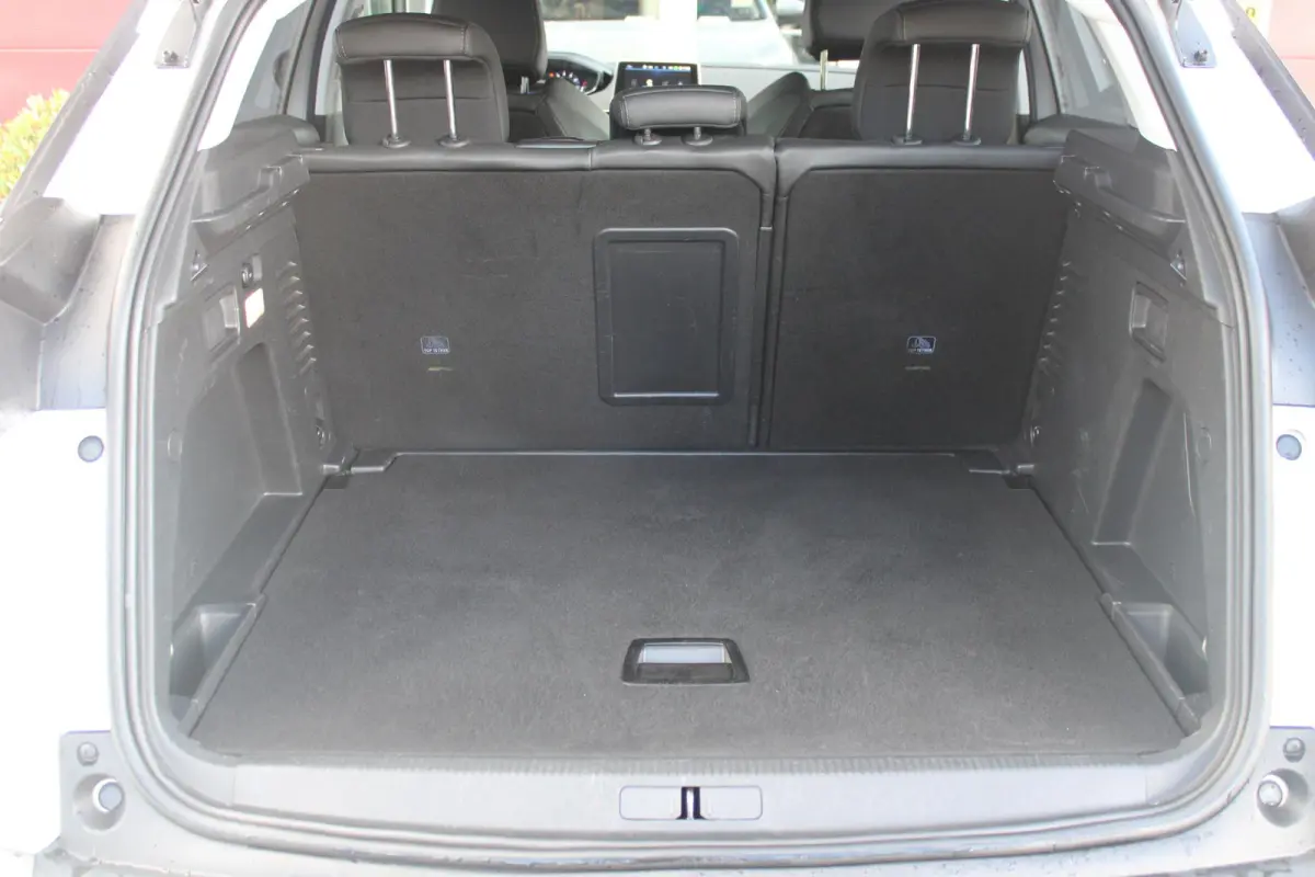 1.2 130PK AUTOMAAT ALLURE | LEDEREN BEKLEDING | TREKHAAK | ELEKTRISCH BEDIENBARE BESTUUDERSSTOEL MET GEHEUGENFUNCTIE | ADAPTIVE CRUISE CONTROL | ELEKTRISCH BEDIENBARE ACHTERKLEP | APPLE CARP