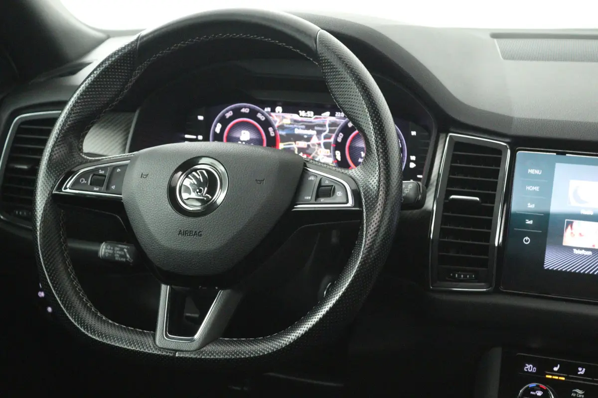 1.5 TSI Sportline Business 7p. (DIGITALE COCKPIT, PANORAMADAK, TREKHAAK, STOELVERWARMING, CAMERA)