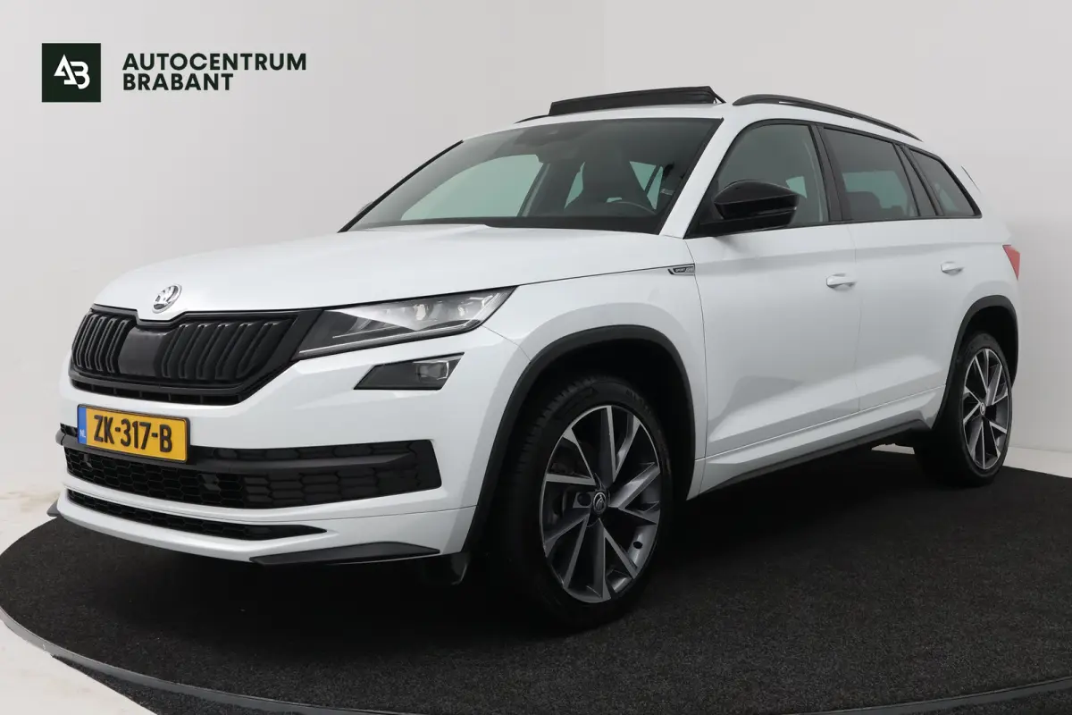 1.5 TSI Sportline Business 7p. (DIGITALE COCKPIT, PANORAMADAK, TREKHAAK, STOELVERWARMING, CAMERA)