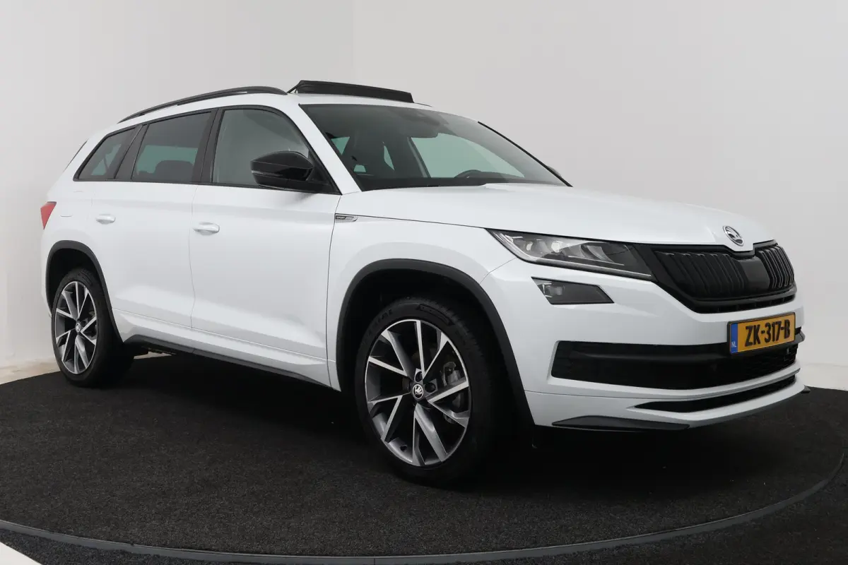 1.5 TSI Sportline Business 7p. (DIGITALE COCKPIT, PANORAMADAK, TREKHAAK, STOELVERWARMING, CAMERA)