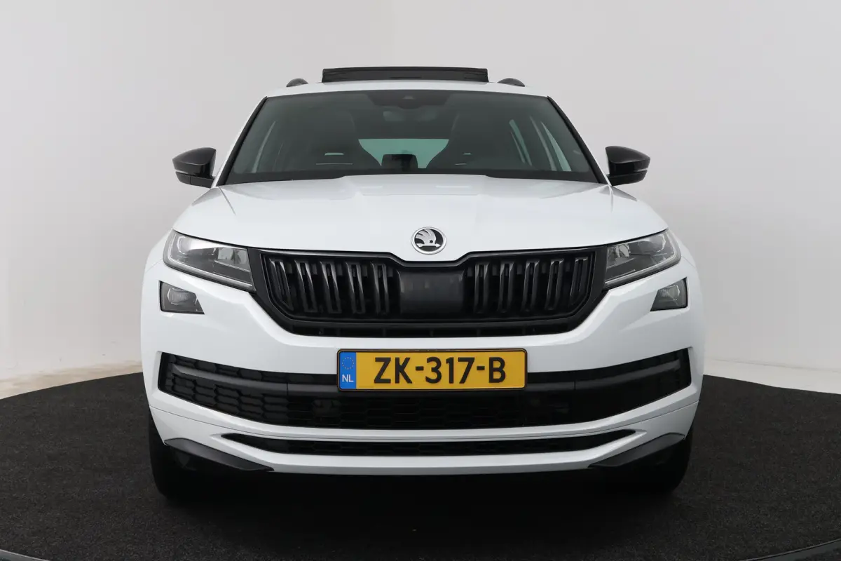 1.5 TSI Sportline Business 7p. (DIGITALE COCKPIT, PANORAMADAK, TREKHAAK, STOELVERWARMING, CAMERA)