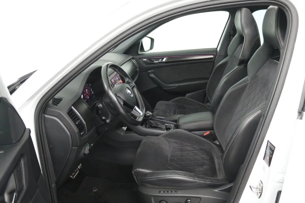 1.5 TSI Sportline Business 7p. (DIGITALE COCKPIT, PANORAMADAK, TREKHAAK, STOELVERWARMING, CAMERA)