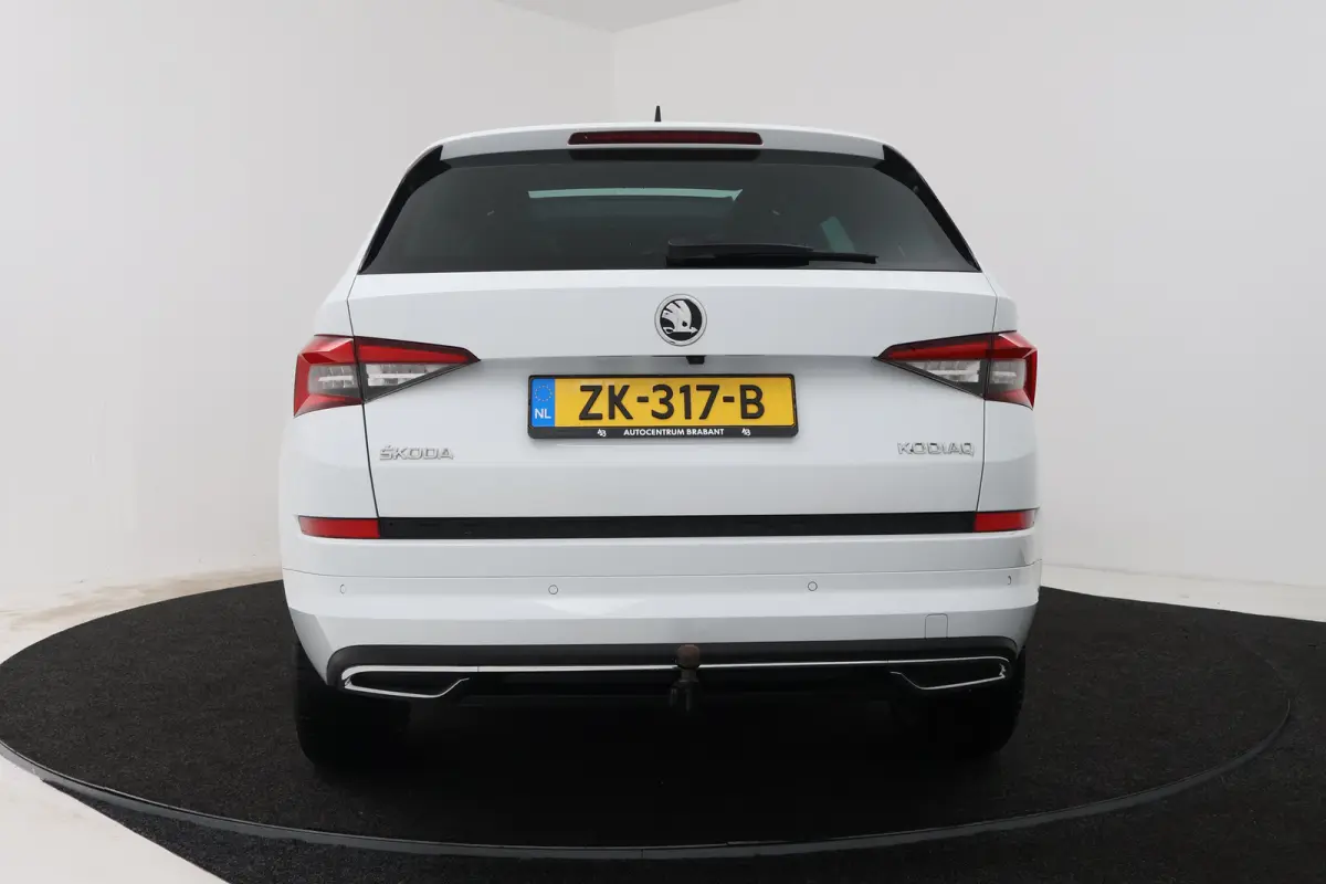 1.5 TSI Sportline Business 7p. (DIGITALE COCKPIT, PANORAMADAK, TREKHAAK, STOELVERWARMING, CAMERA)
