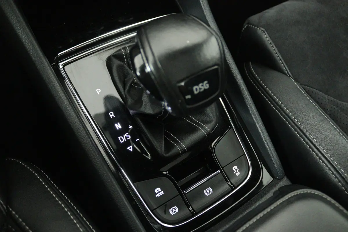 1.5 TSI Sportline Business 7p. (DIGITALE COCKPIT, PANORAMADAK, TREKHAAK, STOELVERWARMING, CAMERA)