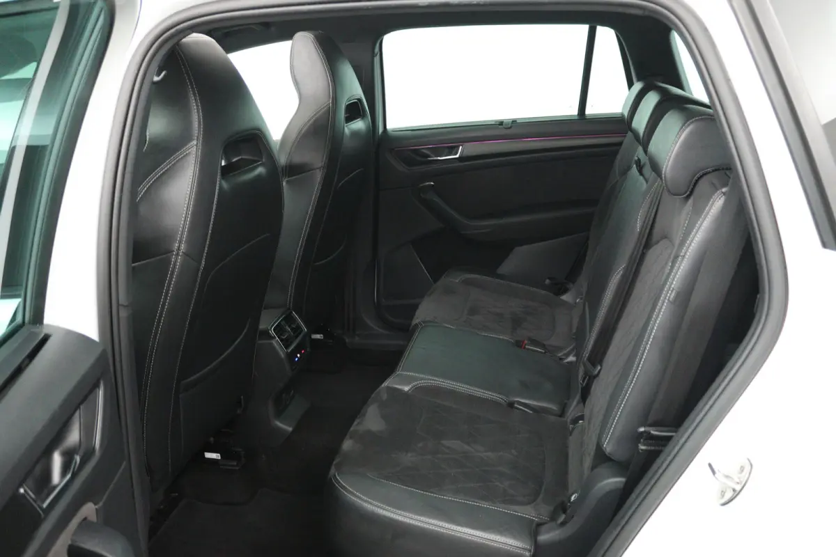 1.5 TSI Sportline Business 7p. (DIGITALE COCKPIT, PANORAMADAK, TREKHAAK, STOELVERWARMING, CAMERA)