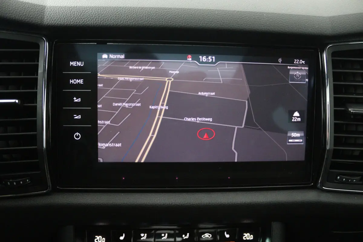 1.5 TSI Sportline Business 7p. (DIGITALE COCKPIT, PANORAMADAK, TREKHAAK, STOELVERWARMING, CAMERA)