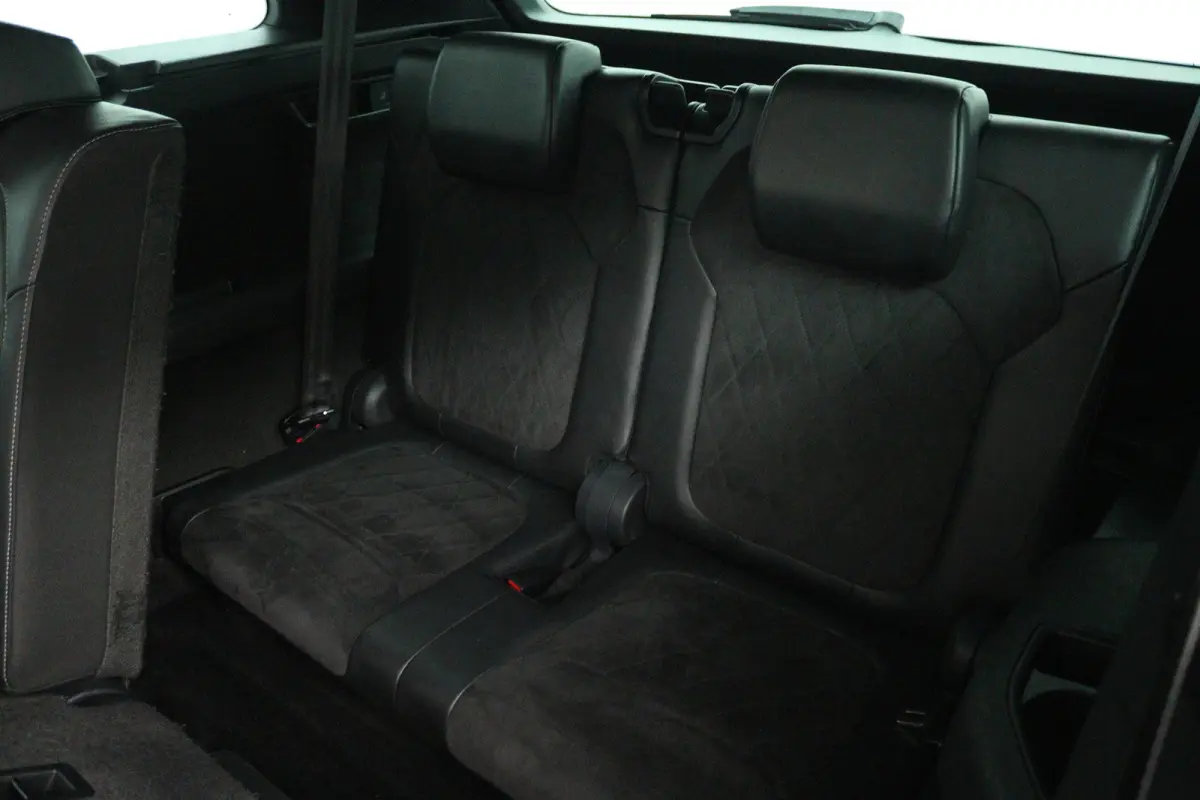 1.5 TSI Sportline Business 7p. (DIGITALE COCKPIT, PANORAMADAK, TREKHAAK, STOELVERWARMING, CAMERA)