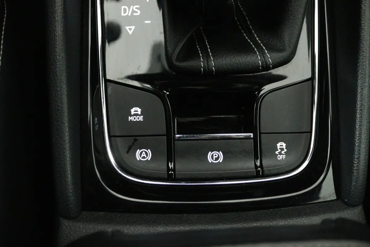 1.5 TSI Sportline Business 7p. (DIGITALE COCKPIT, PANORAMADAK, TREKHAAK, STOELVERWARMING, CAMERA)