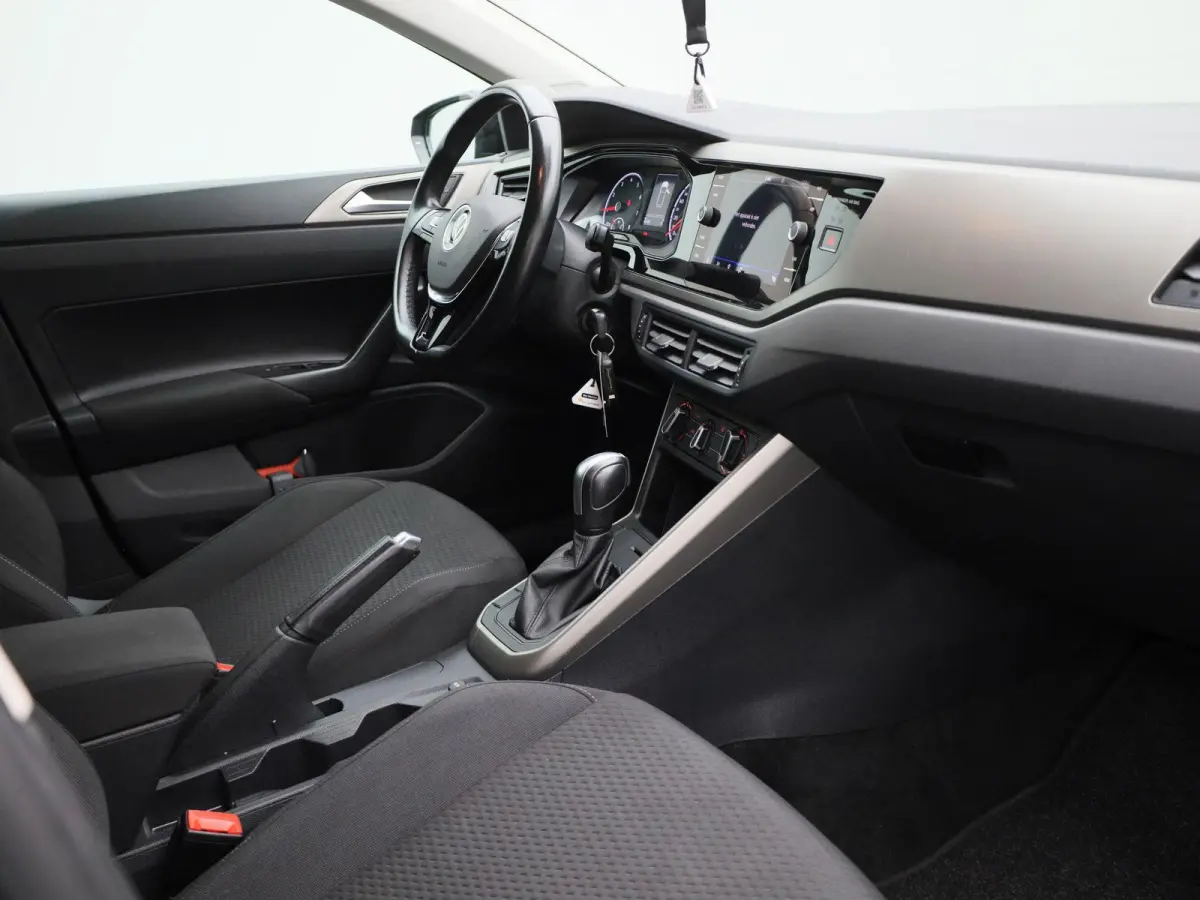 1.0 TSI R-Line Edition | Automaat | Apple Carplay / Android Auto | Achteruitrijcamera | Parkeersensoren | Lichtmetalen Velgen |