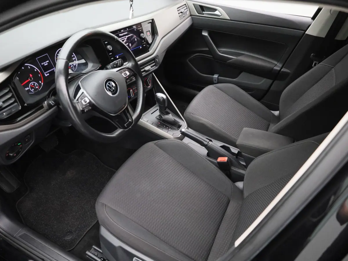 1.0 TSI R-Line Edition | Automaat | Apple Carplay / Android Auto | Achteruitrijcamera | Parkeersensoren | Lichtmetalen Velgen |