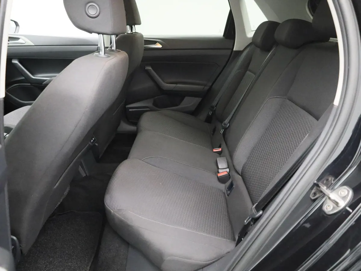 1.0 TSI R-Line Edition | Automaat | Apple Carplay / Android Auto | Achteruitrijcamera | Parkeersensoren | Lichtmetalen Velgen |