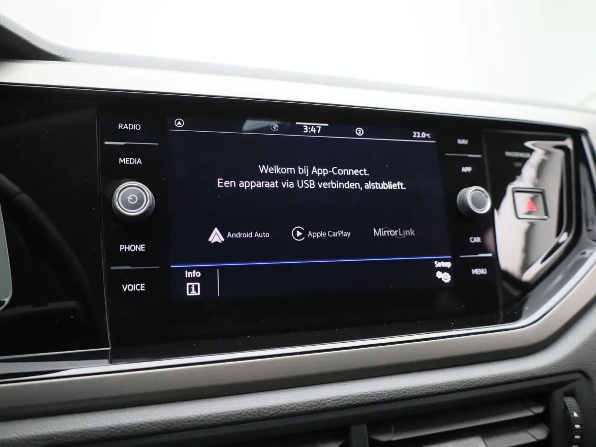 1.0 TSI R-Line Edition | Automaat | Apple Carplay / Android Auto | Achteruitrijcamera | Parkeersensoren | Lichtmetalen Velgen |