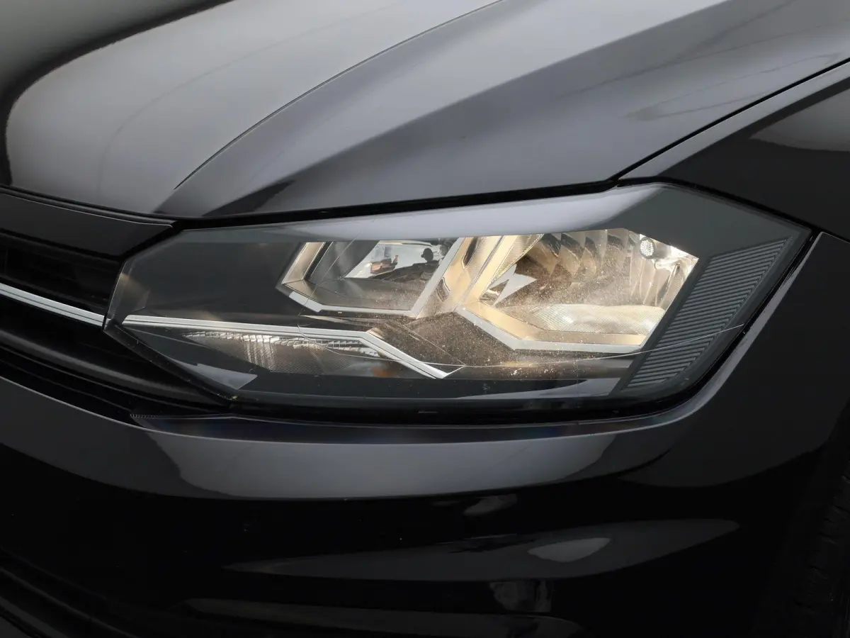 1.0 TSI R-Line Edition | Automaat | Apple Carplay / Android Auto | Achteruitrijcamera | Parkeersensoren | Lichtmetalen Velgen |