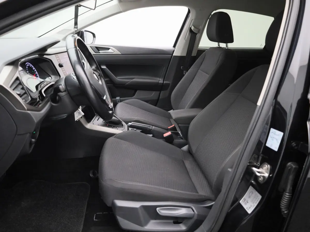 1.0 TSI R-Line Edition | Automaat | Apple Carplay / Android Auto | Achteruitrijcamera | Parkeersensoren | Lichtmetalen Velgen |