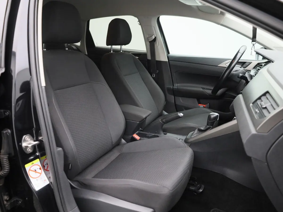 1.0 TSI R-Line Edition | Automaat | Apple Carplay / Android Auto | Achteruitrijcamera | Parkeersensoren | Lichtmetalen Velgen |