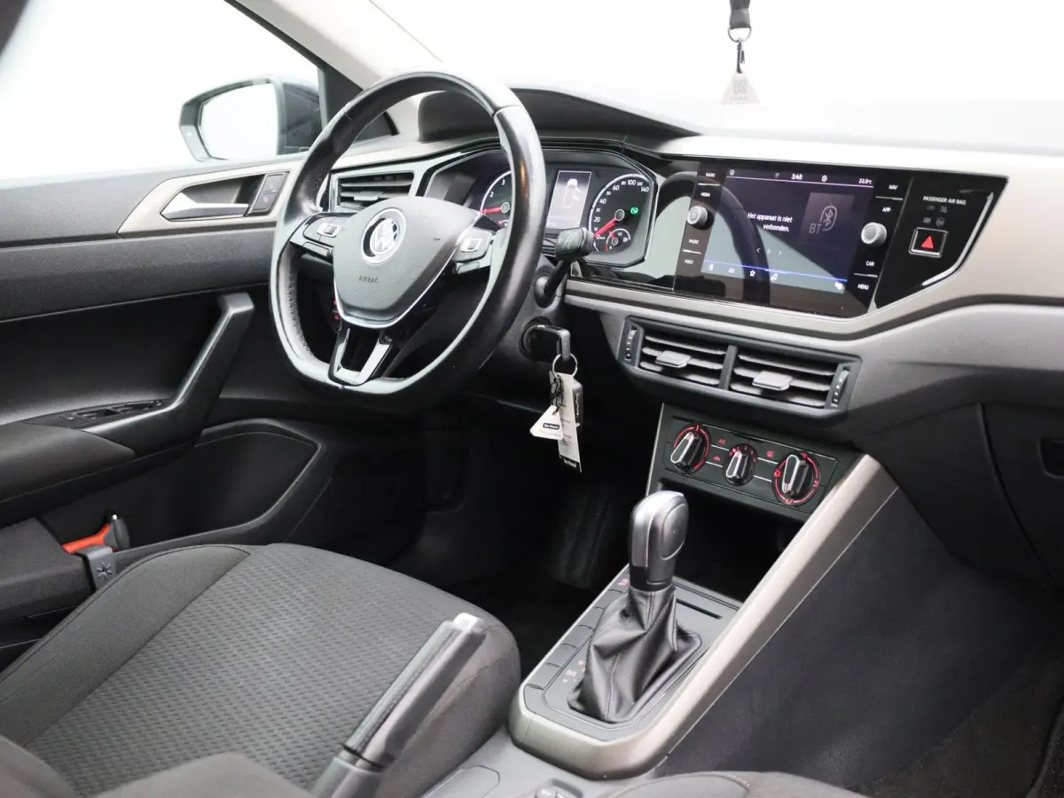 1.0 TSI R-Line Edition | Automaat | Apple Carplay / Android Auto | Achteruitrijcamera | Parkeersensoren | Lichtmetalen Velgen |