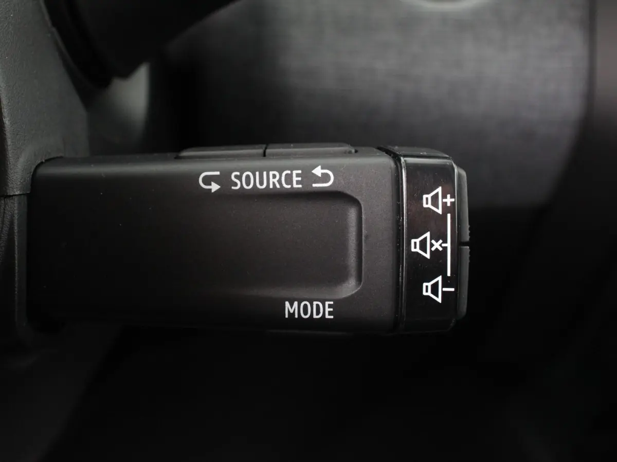 1.6 HEV Automaat Intense DEMO ! Apple Carplay/Android Auto Camera Climate Control Cruise Control Lichtmetalen velgen Digitale Cockpit