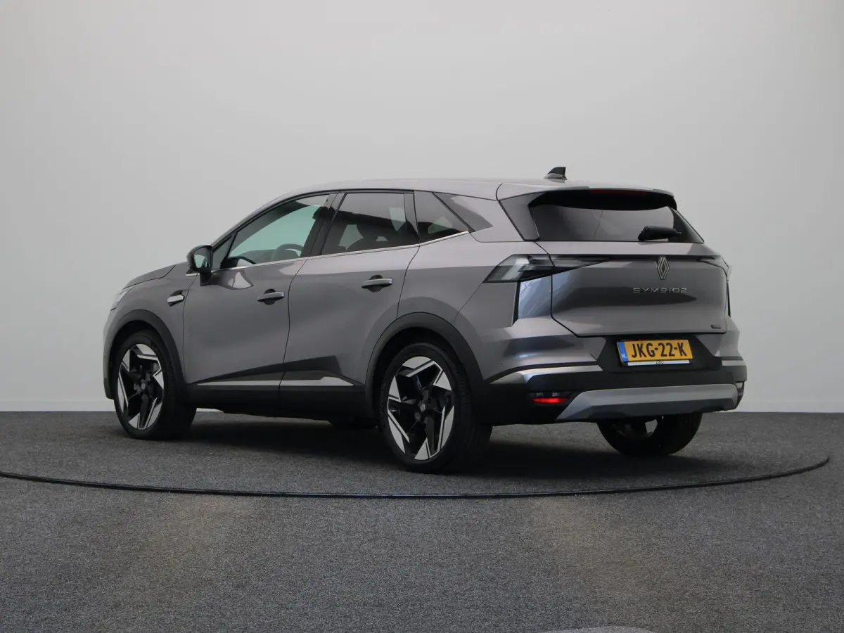 1.8 E-Tech full hybrid 160 iconic | Elektrisch verstelbare voorstoelen | Verwarmbare voorstoelen | Elektrisch bedienbare achterklep | Google Maps navigatiesysteem |