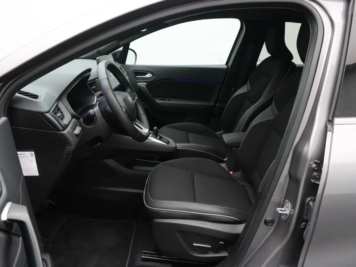 1.8 E-Tech full hybrid 160 iconic | Elektrisch verstelbare voorstoelen | Verwarmbare voorstoelen | Elektrisch bedienbare achterklep | Google Maps navigatiesysteem |