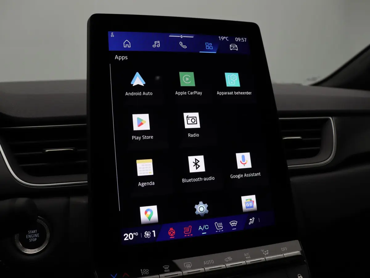 1.8 E-Tech full hybrid 160 iconic | Elektrisch verstelbare voorstoelen | Verwarmbare voorstoelen | Elektrisch bedienbare achterklep | Google Maps navigatiesysteem |