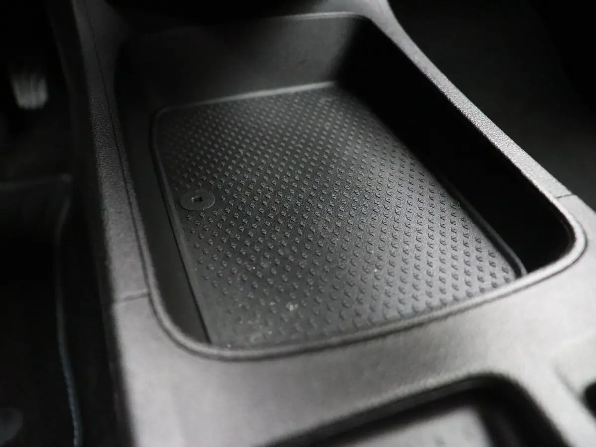 1.8 E-Tech full hybrid 160 iconic | Elektrisch verstelbare voorstoelen | Verwarmbare voorstoelen | Elektrisch bedienbare achterklep | Google Maps navigatiesysteem |