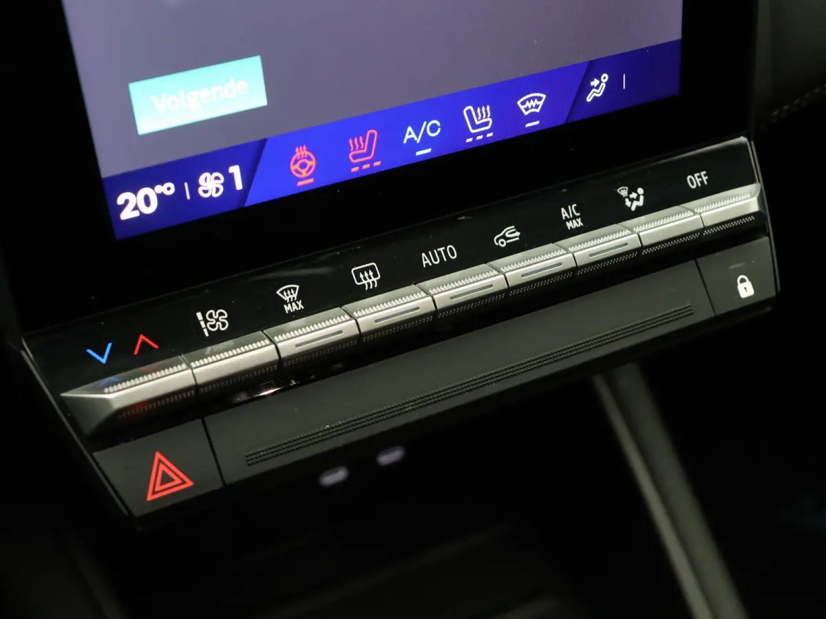 1.8 E-Tech full hybrid 160 iconic | Elektrisch verstelbare voorstoelen | Verwarmbare voorstoelen | Elektrisch bedienbare achterklep | Google Maps navigatiesysteem |