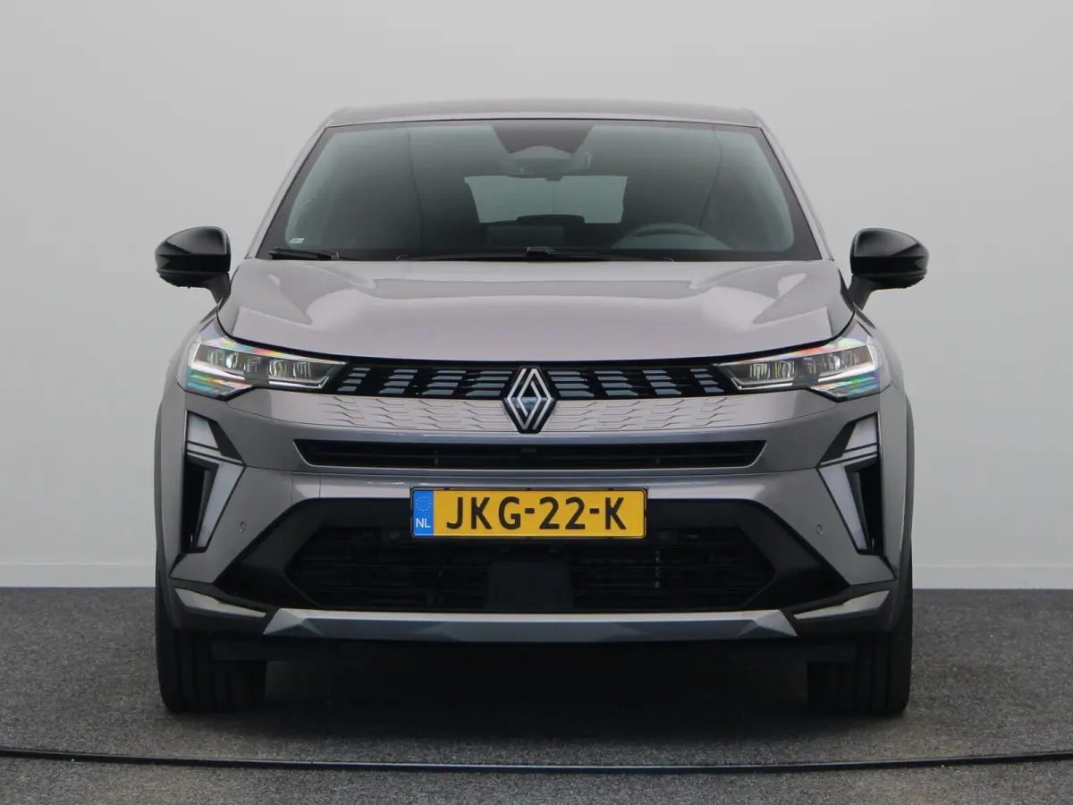 1.8 E-Tech full hybrid 160 iconic | Elektrisch verstelbare voorstoelen | Verwarmbare voorstoelen | Elektrisch bedienbare achterklep | Google Maps navigatiesysteem |