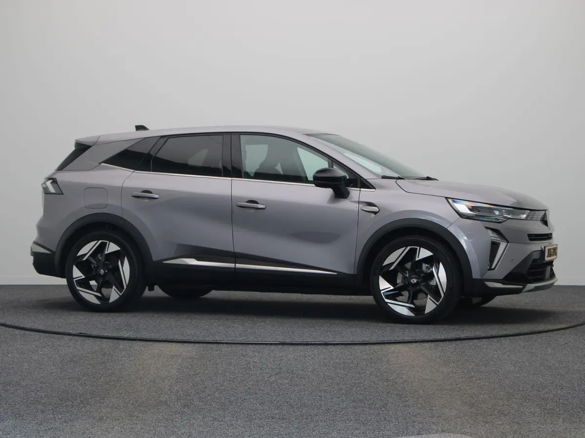 1.8 E-Tech full hybrid 160 iconic | Elektrisch verstelbare voorstoelen | Verwarmbare voorstoelen | Elektrisch bedienbare achterklep | Google Maps navigatiesysteem |