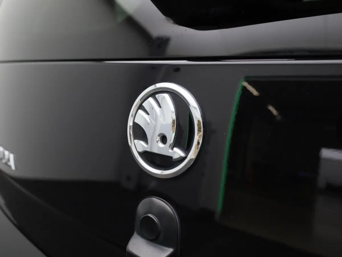 1.0 Greentech Fresh | Airconditioning | Cruise Control | Parkeersensoren | Lichtmetalen Velgen |