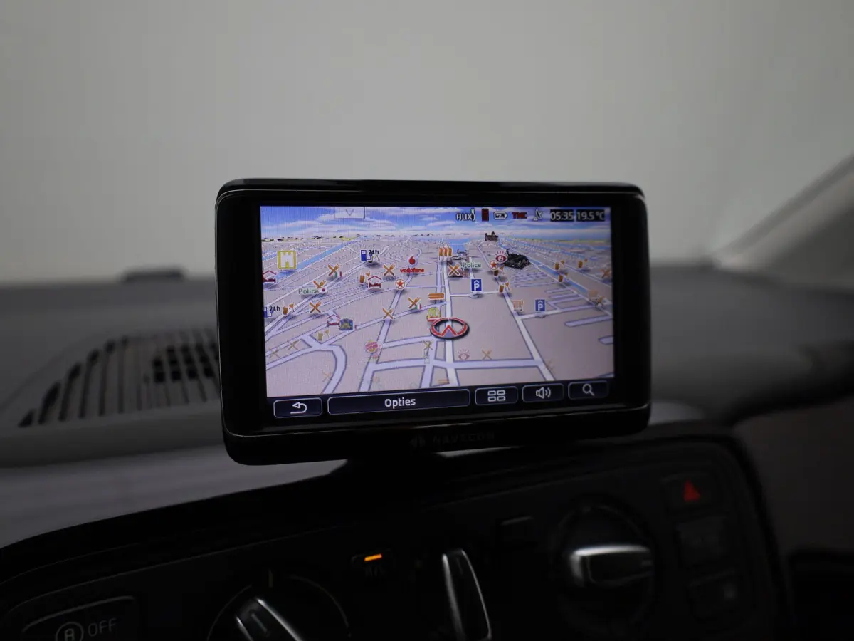 1.0 Greentech Fresh | Airconditioning | Cruise Control | Parkeersensoren | Lichtmetalen Velgen |