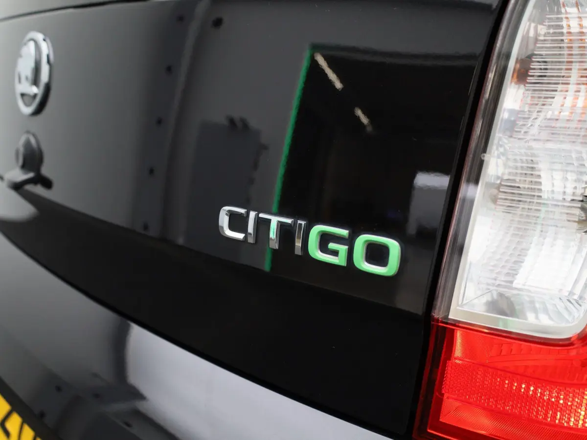 1.0 Greentech Fresh | Airconditioning | Cruise Control | Parkeersensoren | Lichtmetalen Velgen |