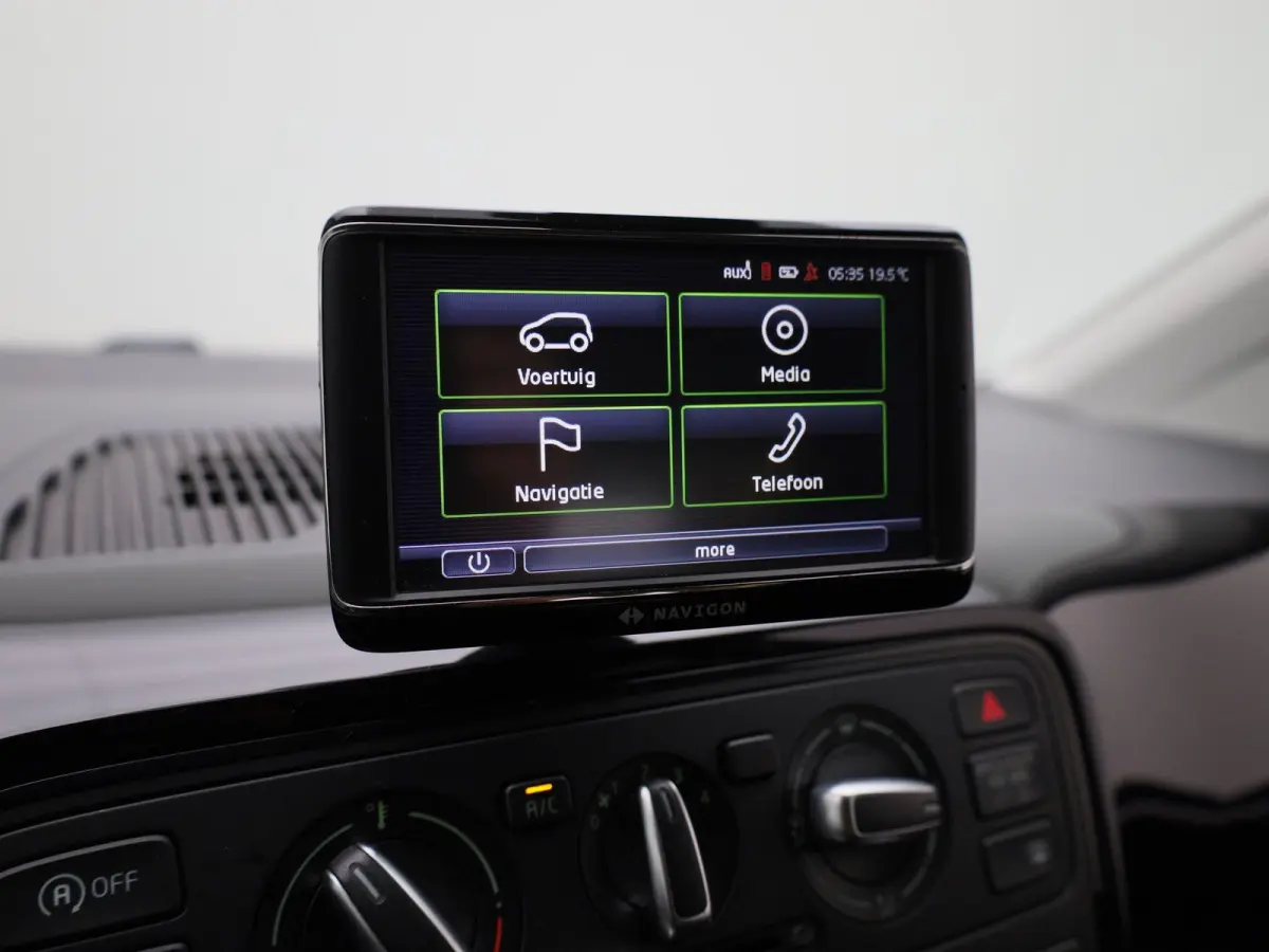 1.0 Greentech Fresh | Airconditioning | Cruise Control | Parkeersensoren | Lichtmetalen Velgen |
