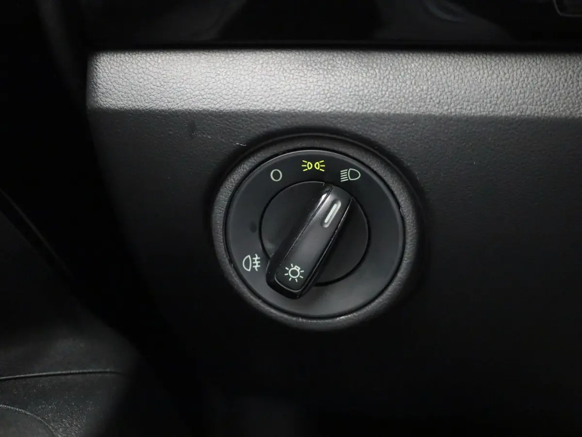 1.0 Greentech Fresh | Airconditioning | Cruise Control | Parkeersensoren | Lichtmetalen Velgen |