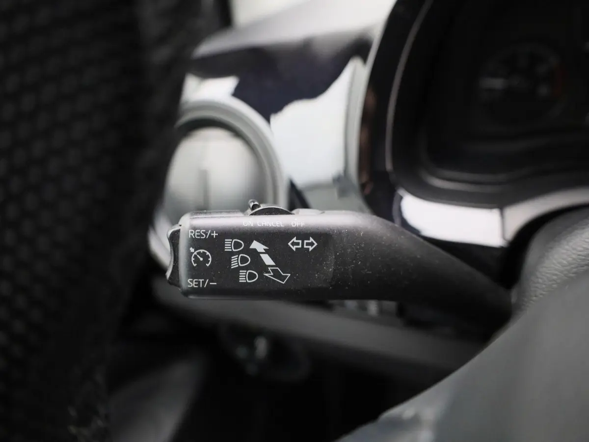 1.0 Greentech Fresh | Airconditioning | Cruise Control | Parkeersensoren | Lichtmetalen Velgen |