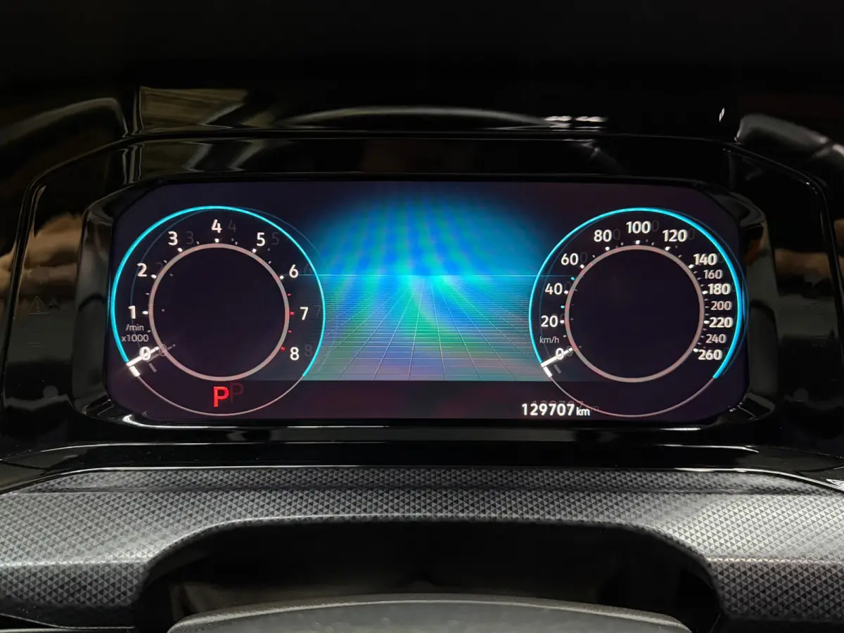 1.5 eTSI Style, 17" LM, Adaptive cruise, Virtual Cockpit, Automaat, Nav