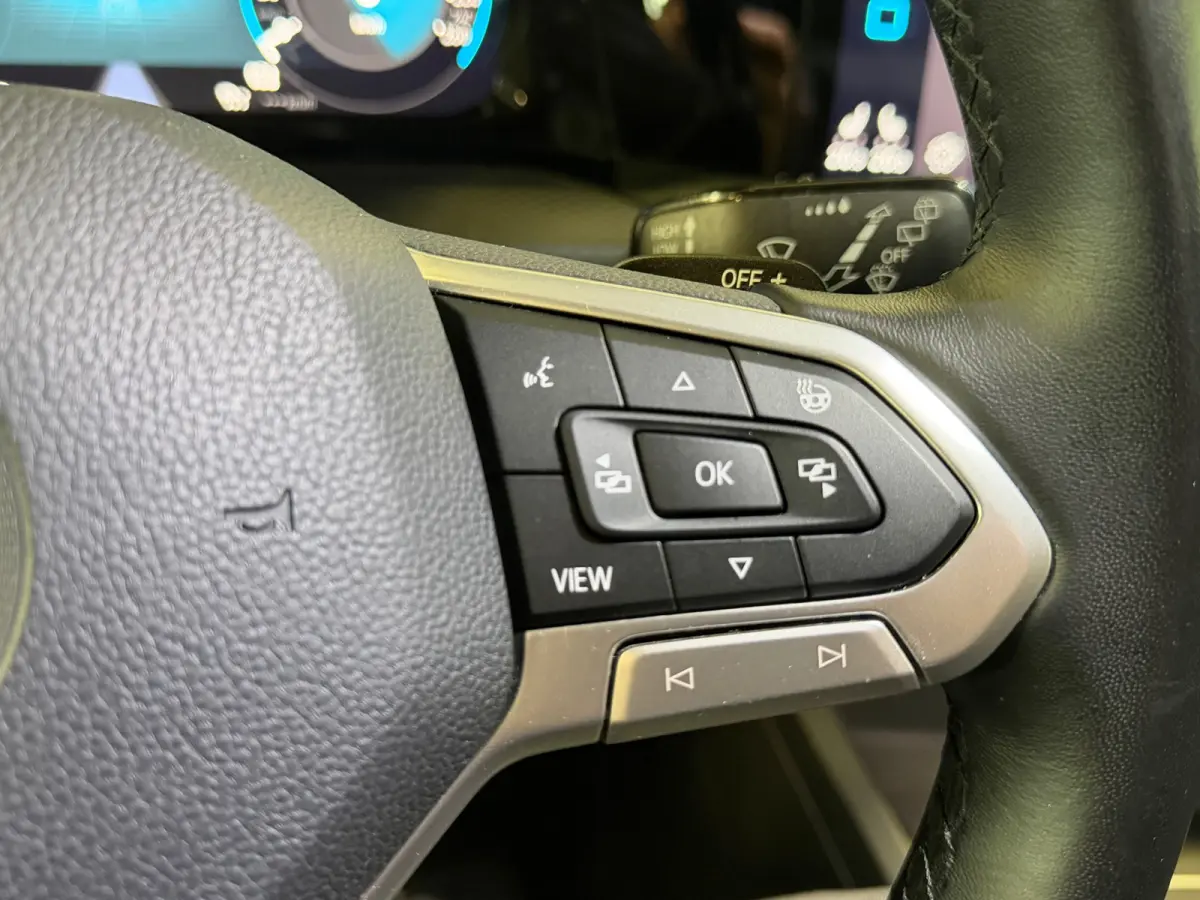 1.5 eTSI Style, 17" LM, Adaptive cruise, Virtual Cockpit, Automaat, Nav