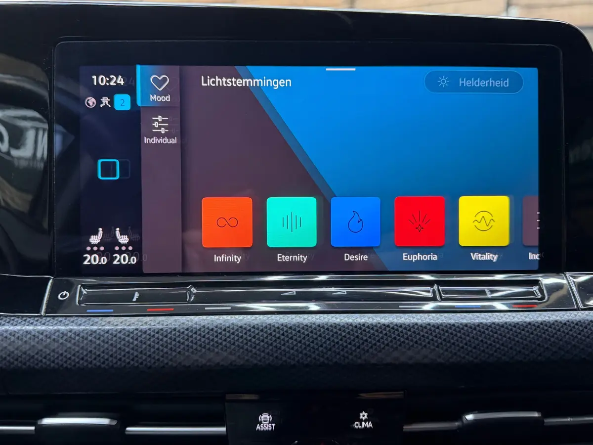 1.5 eTSI Style, 17" LM, Adaptive cruise, Virtual Cockpit, Automaat, Nav