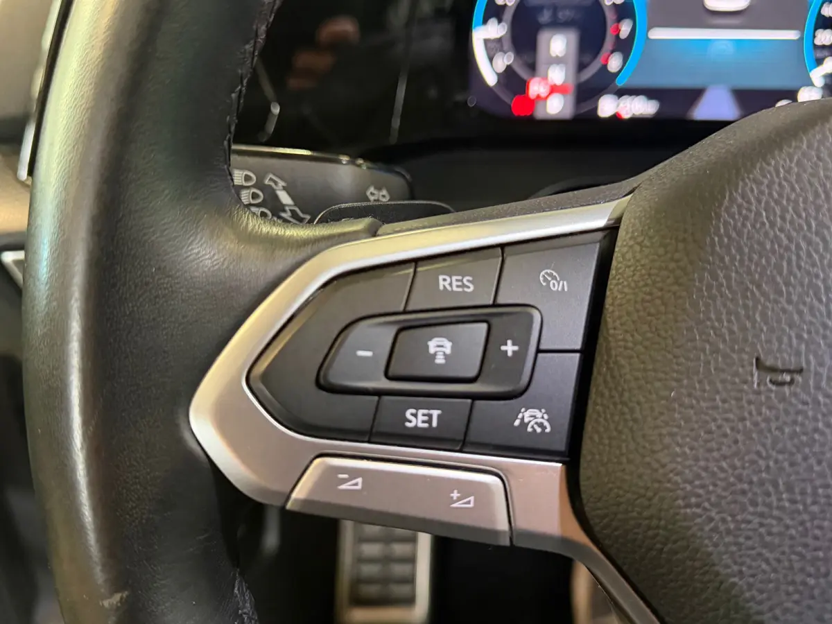 1.5 eTSI Style, 17" LM, Adaptive cruise, Virtual Cockpit, Automaat, Nav