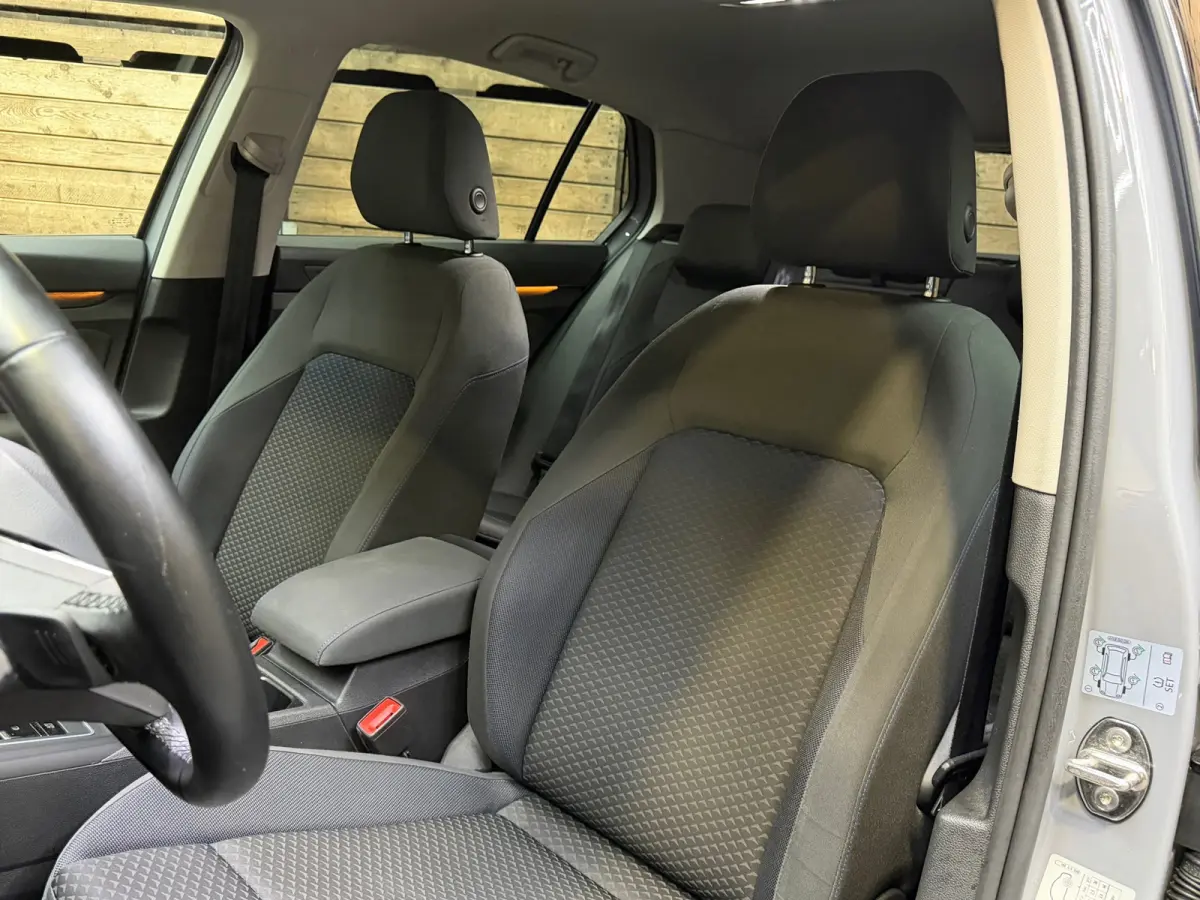 1.5 eTSI Style, 17" LM, Adaptive cruise, Virtual Cockpit, Automaat, Nav