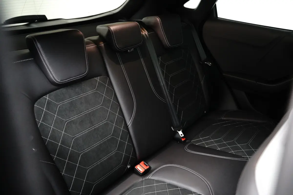 Premium 44 kWh | Panoramdak | Leder | Adaptieve cruise | Dodehoek detectie | Apple carplay / andriod auto