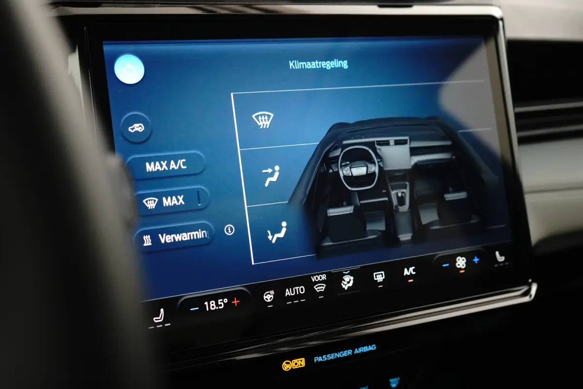 Premium 44 kWh | Panoramdak | Leder | Adaptieve cruise | Dodehoek detectie | Apple carplay / andriod auto