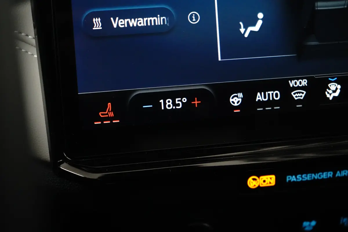 Premium 44 kWh | Panoramdak | Leder | Adaptieve cruise | Dodehoek detectie | Apple carplay / andriod auto