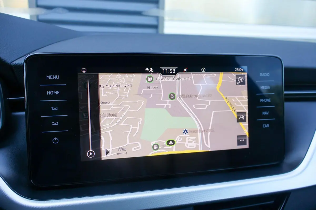 1.0 TSI 110pk Ambition | Navigatie | Parkeersensoren Achter | Cruise Control | Apple CarPlay/ Android Auto | Airco Automatische
